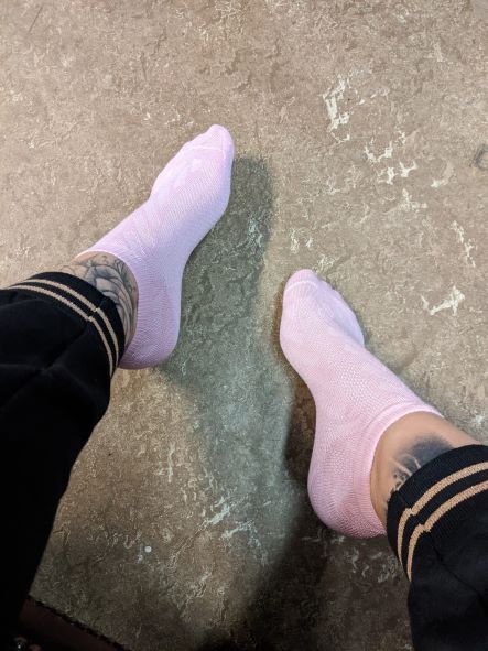 roze sokjes gedragen te koop
