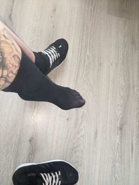 Adidas schoenen oud versleten zwart wit