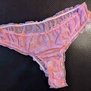 gedragen roze string