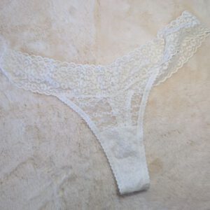 gedragen witte string