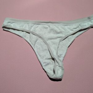 katoenen slipje gedragen oud versleten