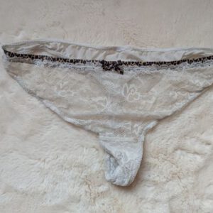 gedragen witte slip verwassen