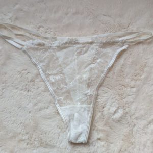 gedragen witte string